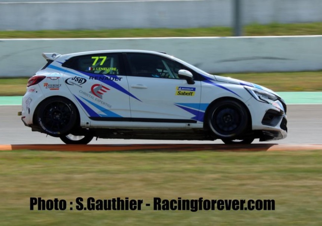 Le jeune Joran Leneutre a visiblement trouvé le mode d'emploi de sa Clio Le jeune Joran Leneutre a visiblement trouvé le mode d'emploi de sa Clio