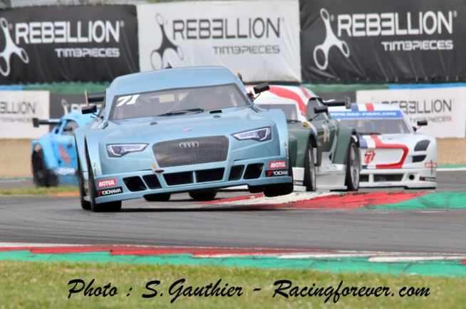 Gros combat à Magny-cours Gros combat à Magny-cours