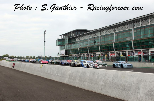 Encore un beau plateau à Magny-cours Encore un beau plateau à Magny-cours