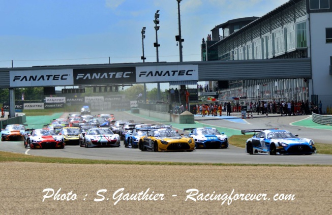 Départ pour une nouvelle bagarre à Magny-Cours Départ pour une nouvelle bagarre à Magny-Cours