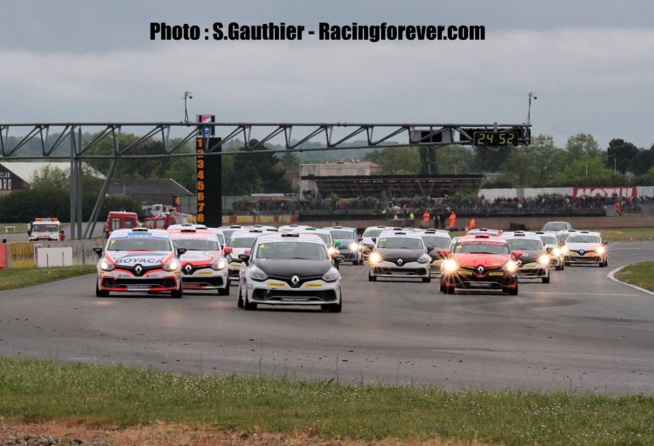 La Clio 4 à Nogaro