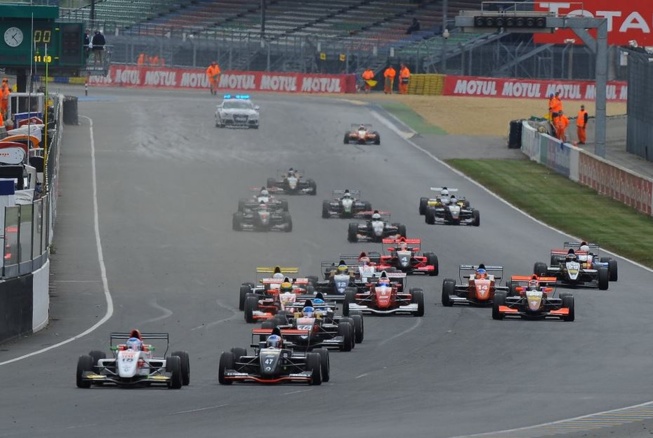 Vdev : Jordan Perroy prend goût au podium et à la victoire au Mans Vdev : Jordan Perroy prend goût au podium et à la victoire au Mans