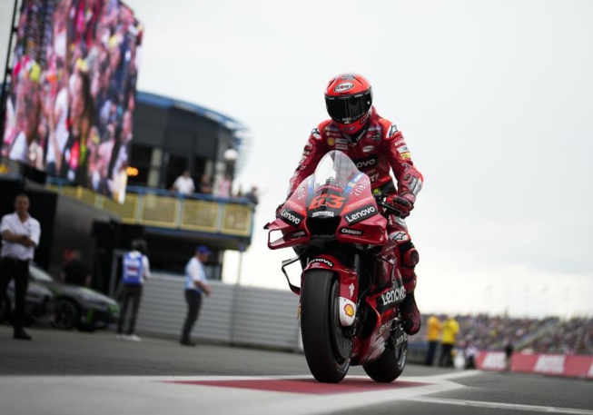 Bagnaia réagit de la meilleure des manières © www.motogp.com Bagnaia réagit de la meilleure des manières © www.motogp.com