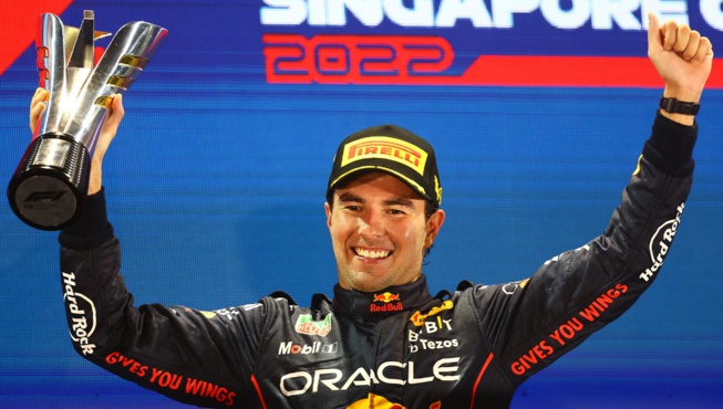 Le lieutenant Perez au rendez-vous de Singapour Le lieutenant Perez au rendez-vous de Singapour
