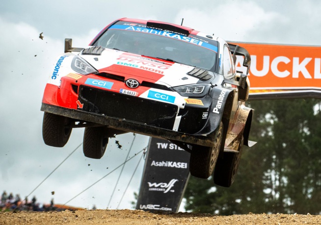 Le saut de la victoire pour Rovenpera (Photo J.Ree Red Bull Content Pool) Le saut de la victoire pour Rovenpera (Photo J.Ree Red Bull Content Pool)