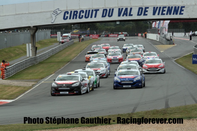 Le départ de la première course Le départ de la première course