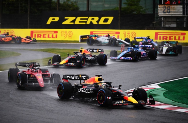 Verstappen s’impose au terme d'une course perturbée par la pluie © Clive Mason/Getty Images Verstappen s’impose au terme d'une course perturbée par la pluie © Clive Mason/Getty Images