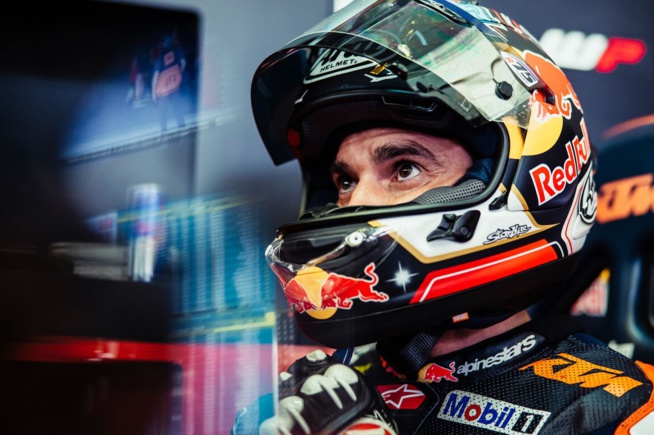 Dani Pedrosa a remis le casque pour une course (Rob Gray Polarity Photo) Dani Pedrosa a remis le casque pour une course (Rob Gray Polarity Photo)