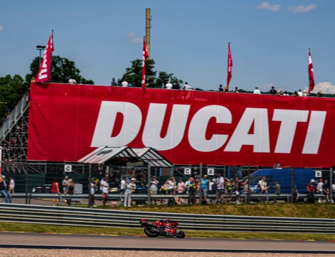 Ducati en grand au Sachsenring