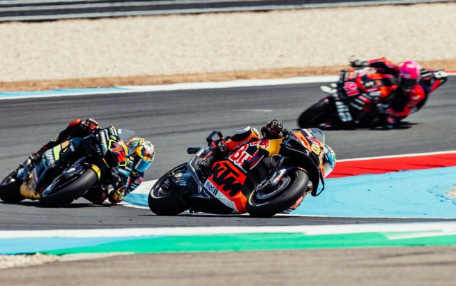 Performant, Brad Binder perd encore le podium pour les limites de piste (R.Gray Polarity photo) Performant, Brad Binder perd encore le podium pour les limites de piste (R.Gray Polarity photo)