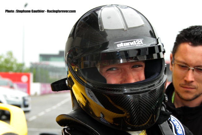 Marc Guillot à l'arrivée de la course 1 qu'il gagne Marc Guillot à l'arrivée de la course 1 qu'il gagne