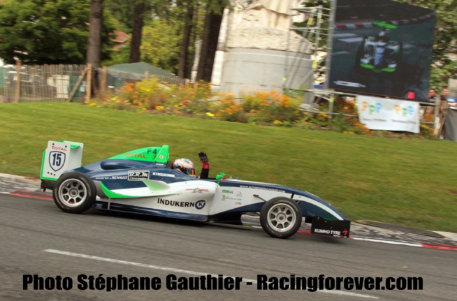 Matus remporte une course 2 palpitante Matus remporte une course 2 palpitante