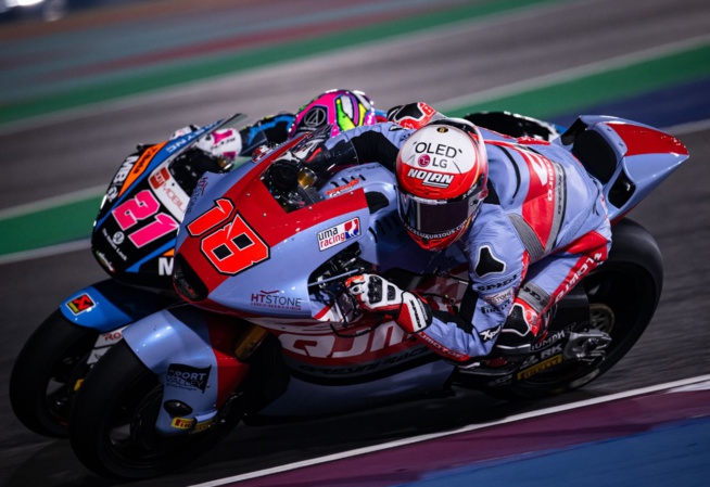 La lutte pour la première place a été rude dès le début La lutte pour la première place a été rude dès le début