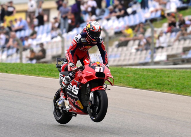 Pedro Acosta spectaculaire et rapide (Photo Gold & Goose Red Bull content) Pedro Acosta spectaculaire et rapide (Photo Gold & Goose Red Bull content)