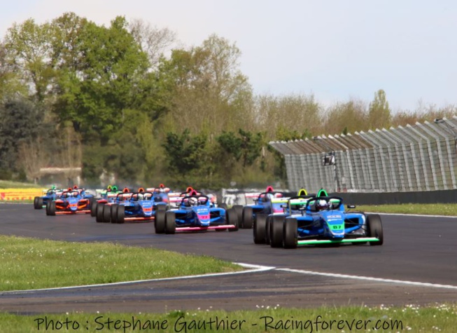 Une première hiérarchie à Nogaro Une première hiérarchie à Nogaro