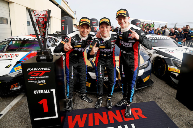 Un trio heureux (Photo SRO) Un trio heureux (Photo SRO)