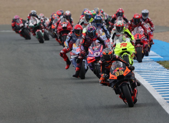 Bon départ pour Brad Binder (Photo : Gold & Goose Red Bull Content pool) Bon départ pour Brad Binder (Photo : Gold & Goose Red Bull Content pool)