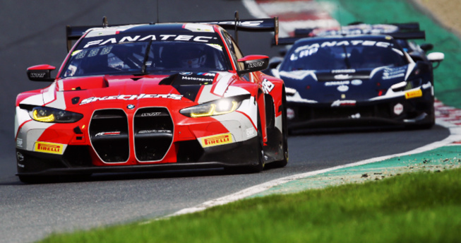 Un beau duel jusque dans les stands Un beau duel jusque dans les stands