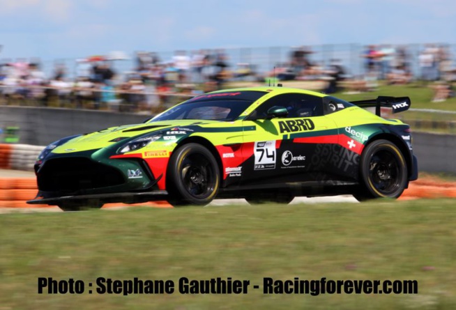Aston Martin Vantage, leader en Silver Cup Aston Martin Vantage, leader en Silver Cup
