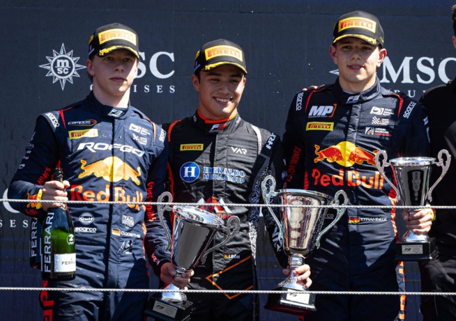 Le podium de la course 1 (Dutch Photo Agency RB Content Pool) Le podium de la course 1 (Dutch Photo Agency RB Content Pool)