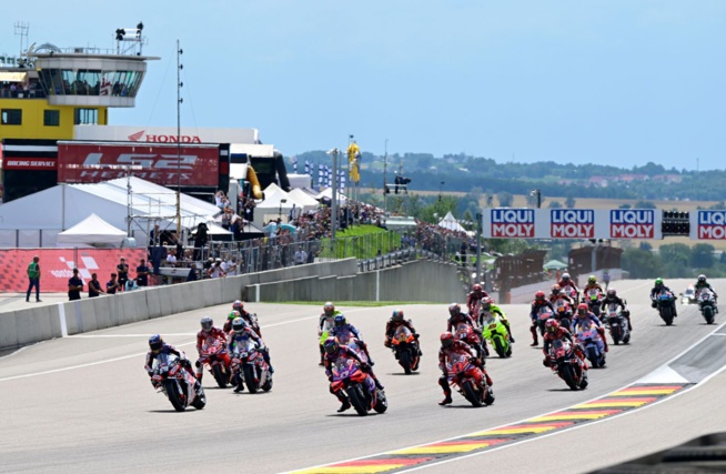 Le départ (Photo Gold&Goose Red Bull Content pool) Le départ (Photo Gold&Goose Red Bull Content pool)