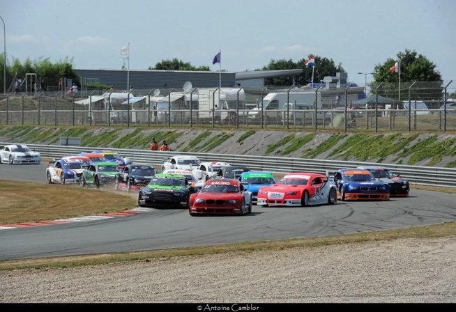 Avec beaucoup de concurrents les départs sont souvent mouvementés (Photo A.Camblor) Avec beaucoup de concurrents les départs sont souvent mouvementés (Photo A.Camblor)