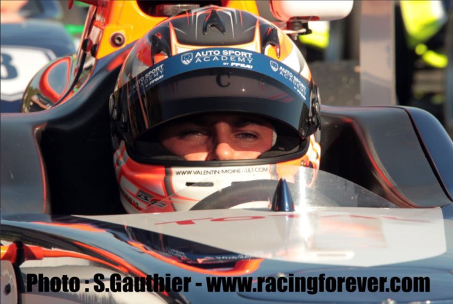 Valentin Moineault a gardé la tête froide en course 1 Valentin Moineault a gardé la tête froide en course 1