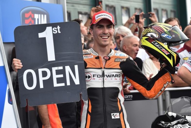 Loris Baz obtient une belle 4e place et devient leader de la catégorie Open