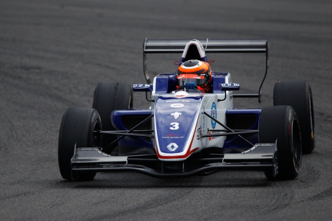 Aitken récidive en haut du podium Aitken récidive en haut du podium