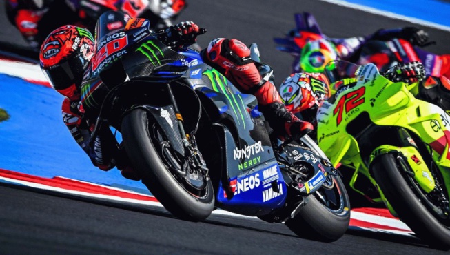 Fabio se bagarre "presque" devant (Photo Yamaha) Fabio se bagarre "presque" devant (Photo Yamaha)