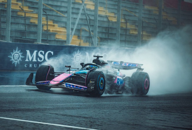 Esteban Ocon a mené la course sous la pluie (Photo Renault SAS) Esteban Ocon a mené la course sous la pluie (Photo Renault SAS)