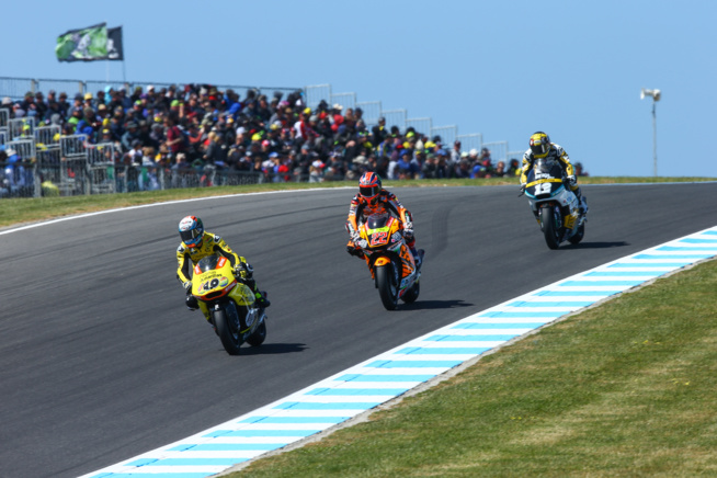 Rins en tête de la course Moto 2 (Photo Pons Racing) Rins en tête de la course Moto 2 (Photo Pons Racing)