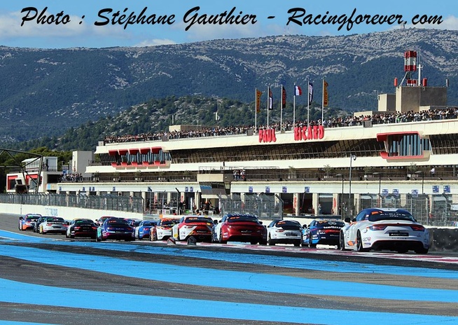 Un niveau en course sprint très haut Un niveau en course sprint très haut