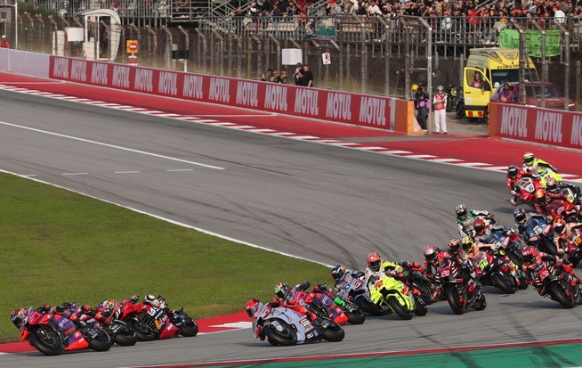 Un départ sous haute tension (Gold&Goose Red Bull Content Pool) Un départ sous haute tension (Gold&Goose Red Bull Content Pool)