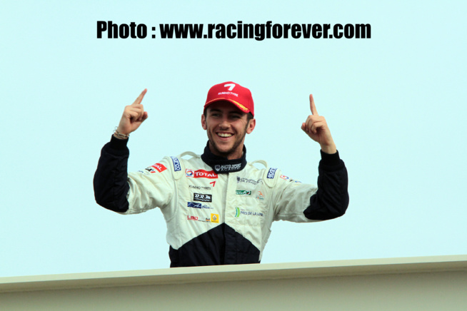 Et voilà c'est fait pour Valentin Moineault Et voilà c'est fait pour Valentin Moineault