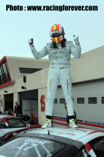 Explosion de joie à l'arrivée Explosion de joie à l'arrivée