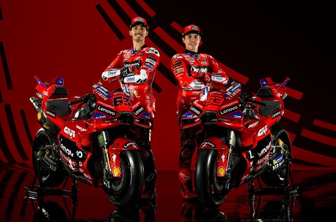 La dream team pour l'équipe officielle Ducati La dream team pour l'équipe officielle Ducati