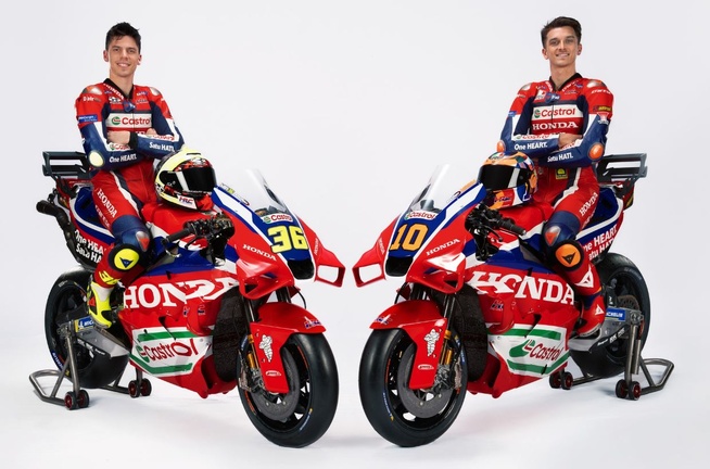 le HRC est dans les derniers à se présenter mais sur la piste doit revenir devant ! le HRC est dans les derniers à se présenter mais sur la piste doit revenir devant !