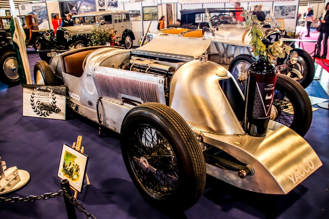 Les autos Avions Voisins à l'honneur Les autos Avions Voisins à l'honneur