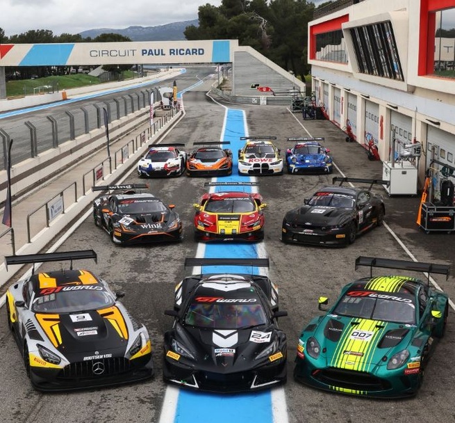 10 constructeurs au départ (Photo SRO) 10 constructeurs au départ (Photo SRO)