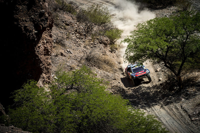 Peterhansel en tête du rallye Peterhansel en tête du rallye