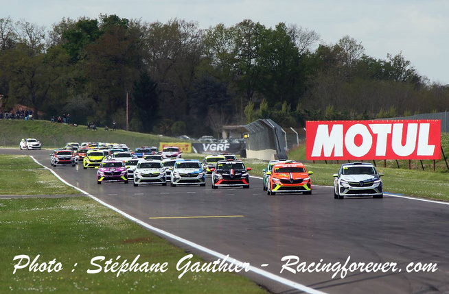 C'est l'heure de pointe à Nogaro C'est l'heure de pointe à Nogaro