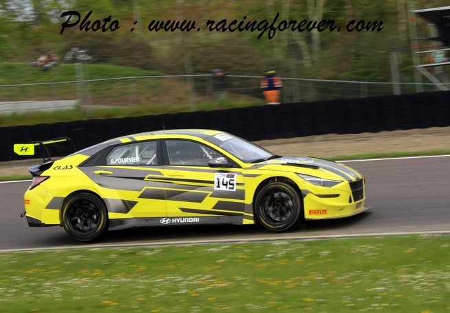 La Hyundai s'impose devant la Cupra La Hyundai s'impose devant la Cupra