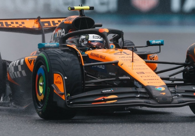 Norris profite du Safety Car © McLaren F1 Norris profite du Safety Car © McLaren F1