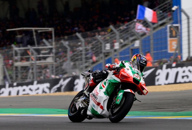 Une 2e victoire de légende pour Zarco (Gold&Goose RedBull Content pool) Une 2e victoire de légende pour Zarco (Gold&Goose RedBull Content pool)