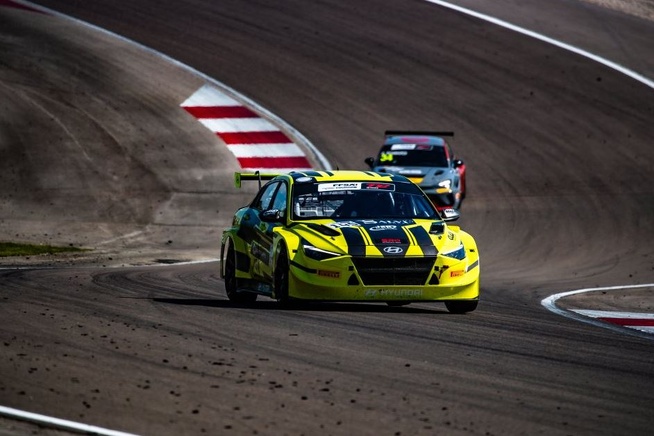 En TCR on se partage les victoires entre Hyundai et Cupra (Photo Twenty One Création)