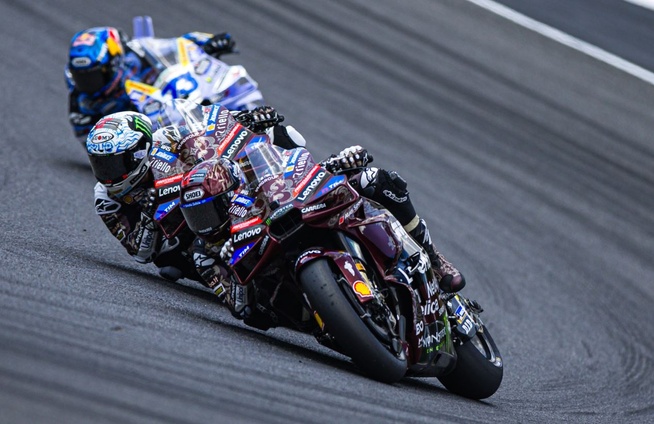 Une belle lutte en début de course (Photo Ducati) Une belle lutte en début de course (Photo Ducati)