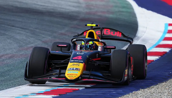 Marti remporte une course très animée © FIA F2 Marti remporte une course très animée © FIA F2