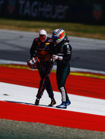 Antonelli a percuté Verstappen © RedBull Media Antonelli a percuté Verstappen © RedBull Media