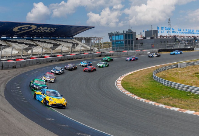 Le mythique Zandvoort (Photo Renault SAS) Le mythique Zandvoort (Photo Renault SAS)